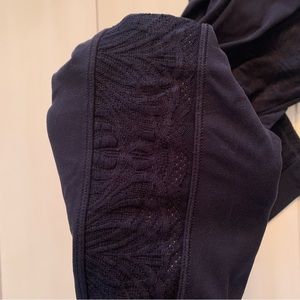 Athleta salutation stash II 7/8 lace